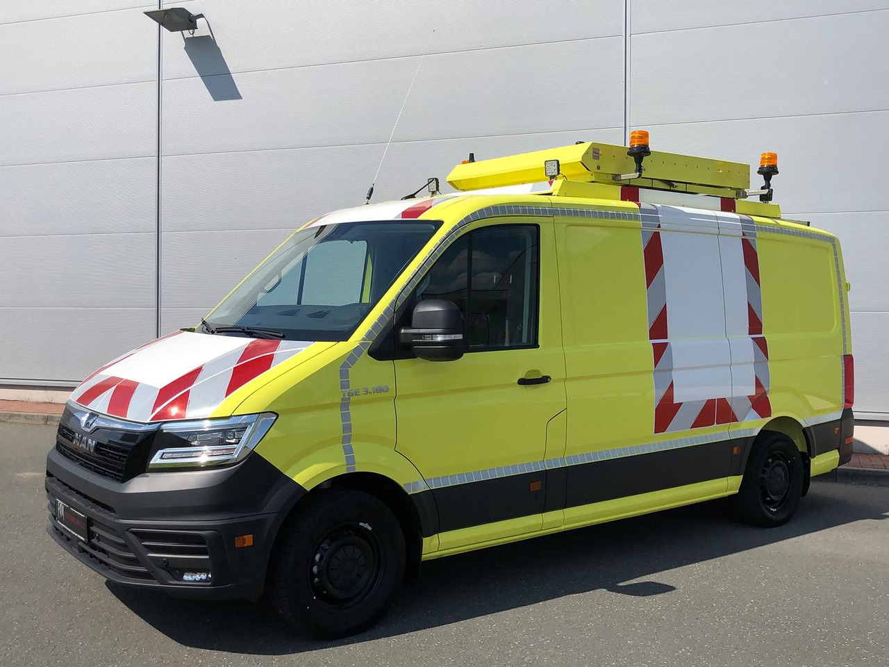 MAN TGE 3.180 L3H2 BF 4 BEGLEITFAHRZEUG ACC LED NAVI - Commercial vehicle: picture 1 MAN TGE 3.180 L3H2 BF 4 BEGLEITFAHRZEUG ACC LED NAVI - Commercial vehicle: picture 1