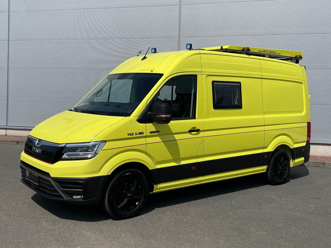 MAN TGE 3.180 L3H3 IndividualS BF3 + BEGLEITFAHRZEUG - Commercial vehicle: picture 1 MAN TGE 3.180 L3H3 IndividualS BF3 + BEGLEITFAHRZEUG - Commercial vehicle: picture 1