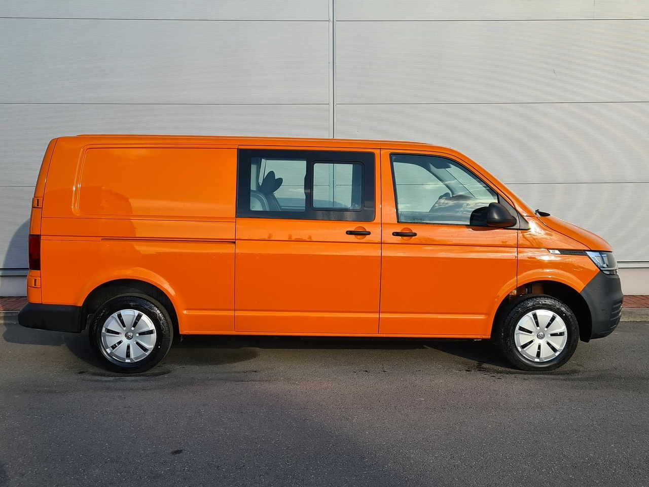 Volkswagen T6.1 Transporter MIXTO lang LED PDC KLIMA SITZH - Commercial vehicle: picture 5 Volkswagen T6.1 Transporter MIXTO lang LED PDC KLIMA SITZH - Commercial vehicle: picture 5