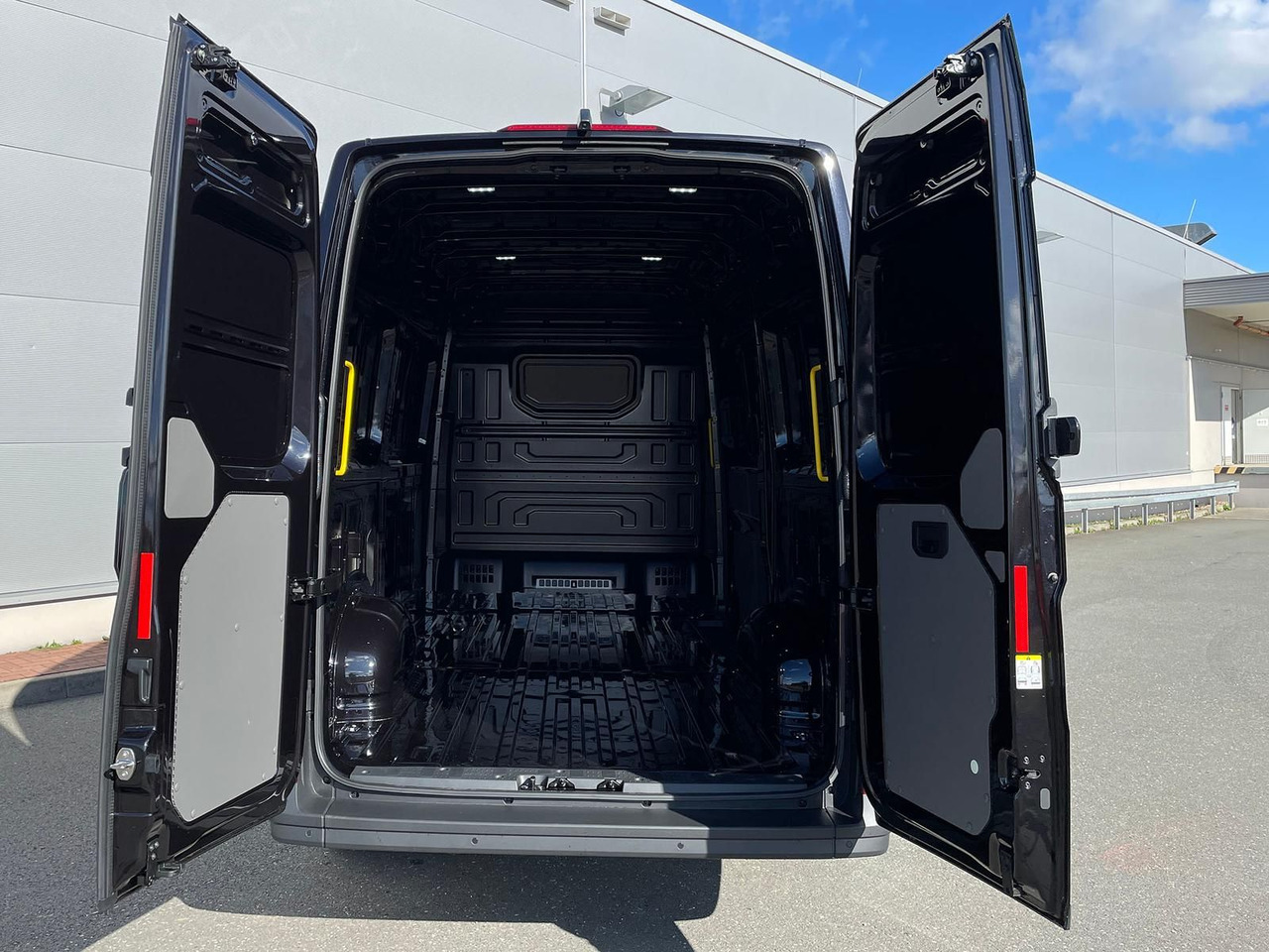 Car MAN TGE 3.180 L3H3 Kasten STANDHZ ACC NAVI KAMERA: picture 38