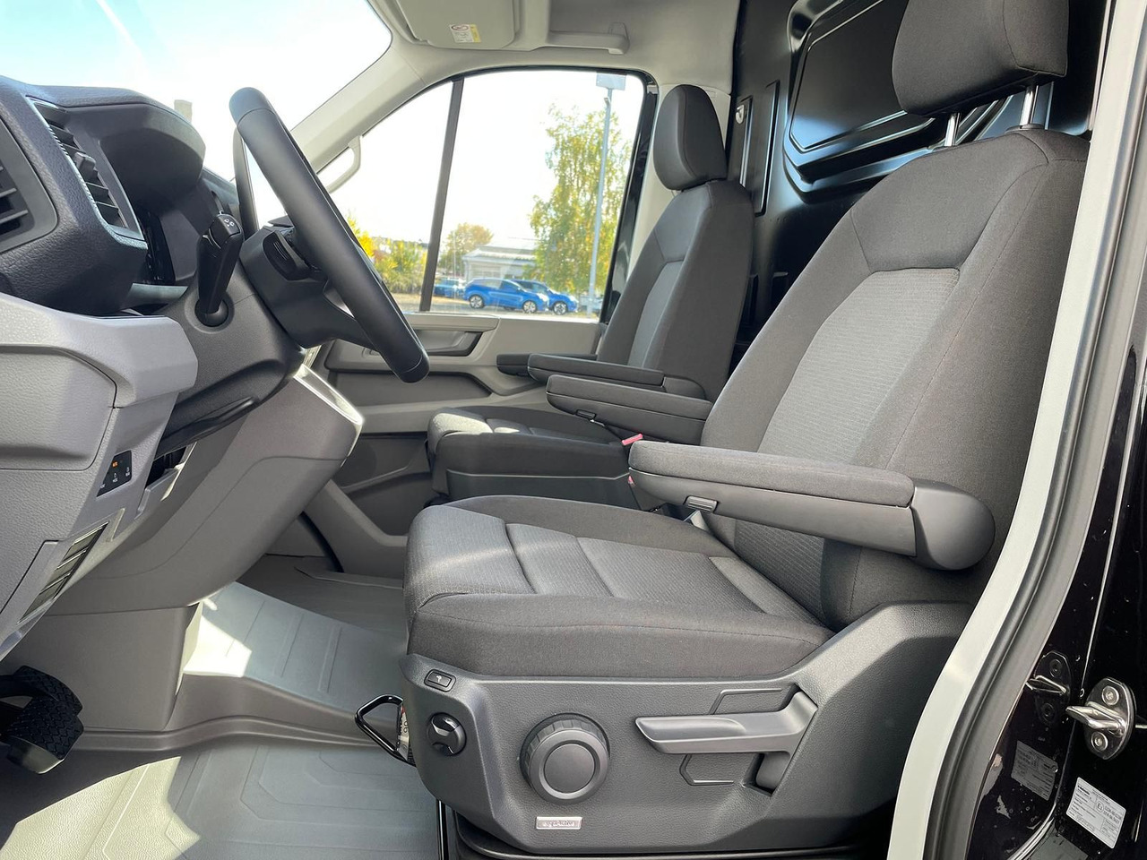 Car MAN TGE 3.180 L4H3 KASTEN AUTOM ACC LED DAB NAVI: picture 12 Car MAN TGE 3.180 L4H3 KASTEN AUTOM ACC LED DAB NAVI: picture 12