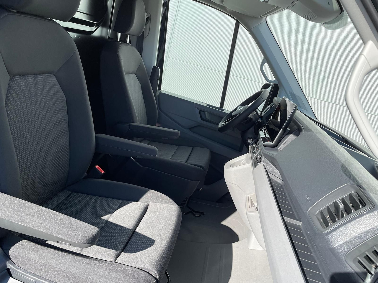 Car MAN TGE 3.180 L4H3 KASTEN AUTOM ACC LED DAB NAVI: picture 27 Car MAN TGE 3.180 L4H3 KASTEN AUTOM ACC LED DAB NAVI: picture 27