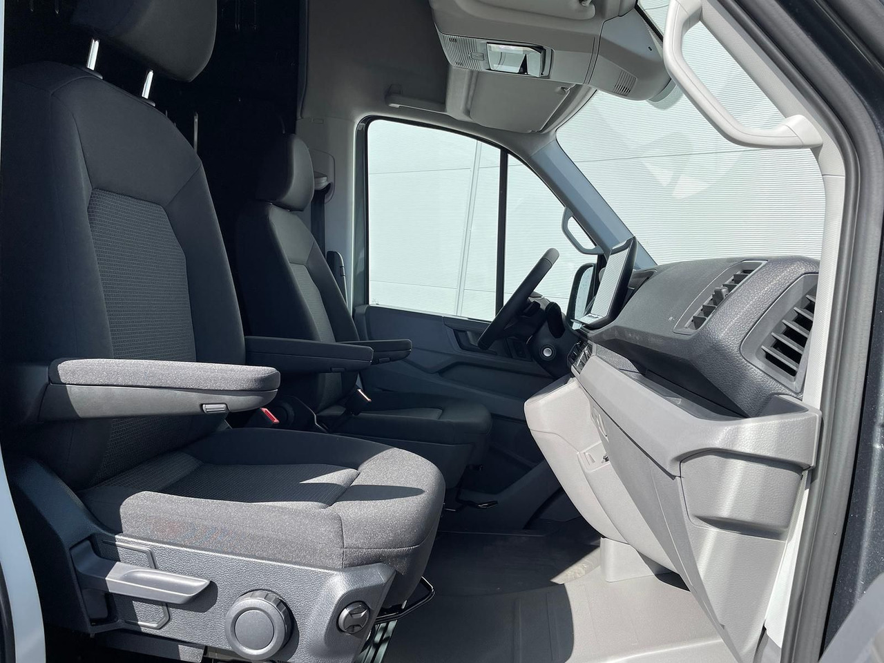 Car MAN TGE 3.200 L3H3 Kasten 4x4 CAMPER DREHSITZE AHK: picture 16 Car MAN TGE 3.200 L3H3 Kasten 4x4 CAMPER DREHSITZE AHK: picture 16