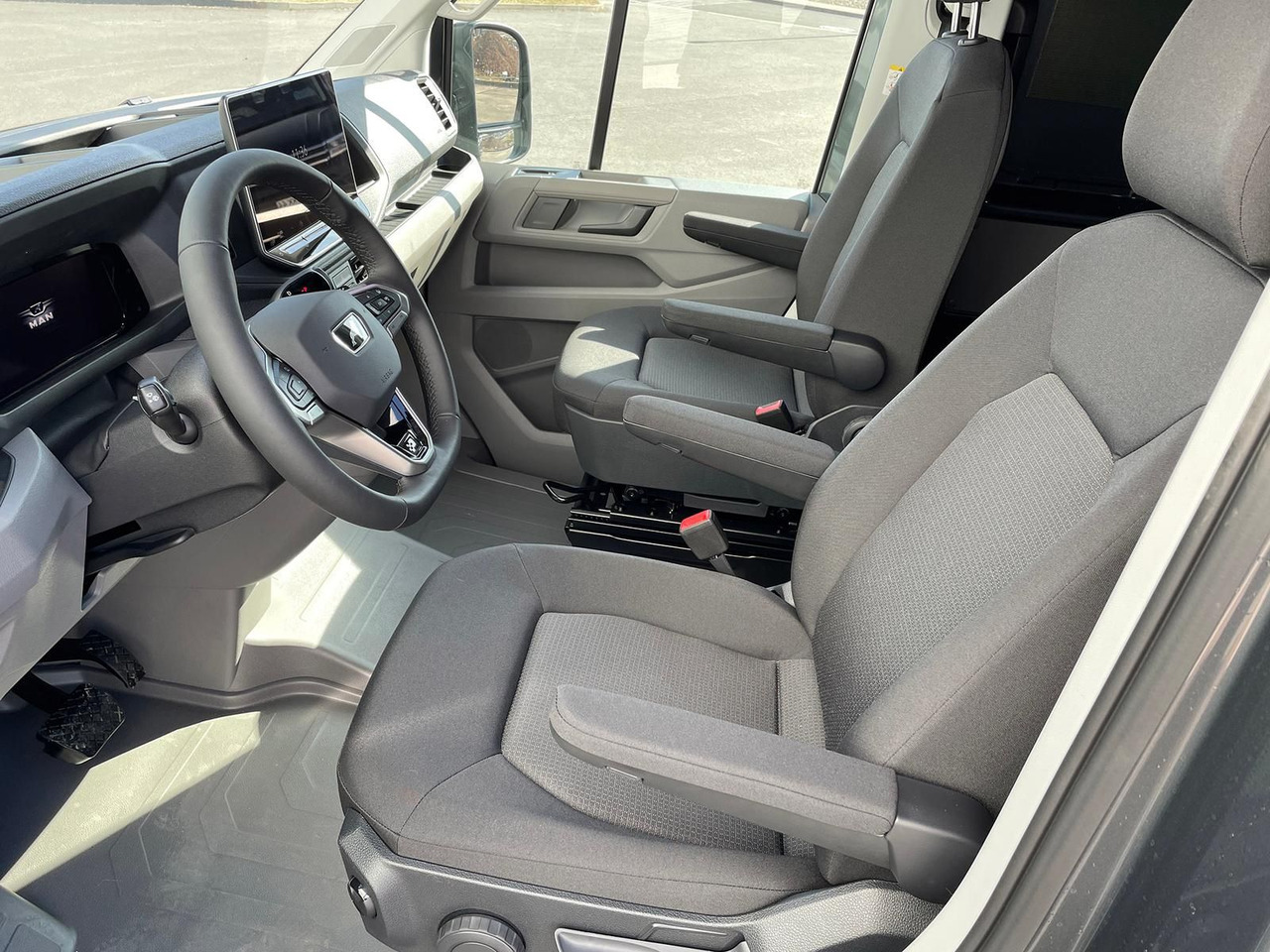 Car MAN TGE 3.200 L3H3 Kasten 4x4 CAMPER DREHSITZE AHK: picture 28 Car MAN TGE 3.200 L3H3 Kasten 4x4 CAMPER DREHSITZE AHK: picture 28