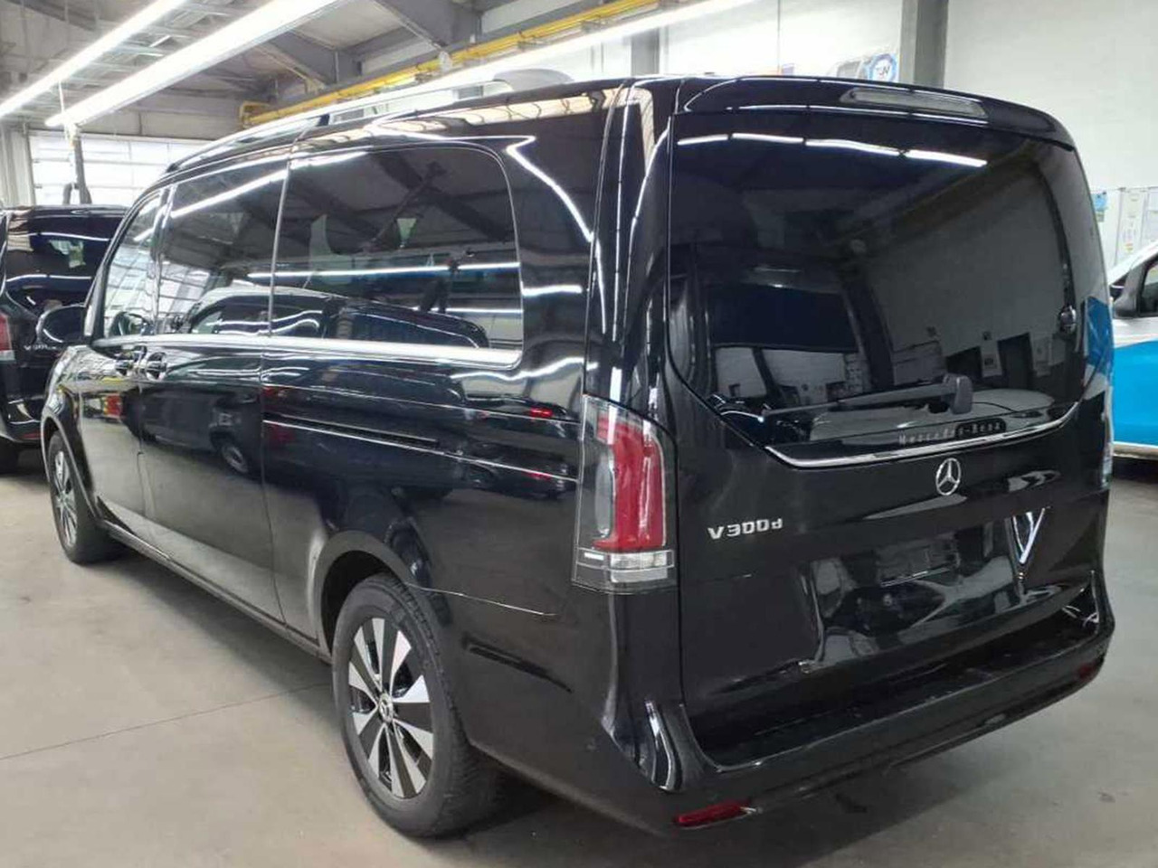 Mercedes-Benz V 300 d AVANTGARDE extralang LEDER STANDHZ - Minibus, Passenger van: picture 5 Mercedes-Benz V 300 d AVANTGARDE extralang LEDER STANDHZ - Minibus, Passenger van: picture 5