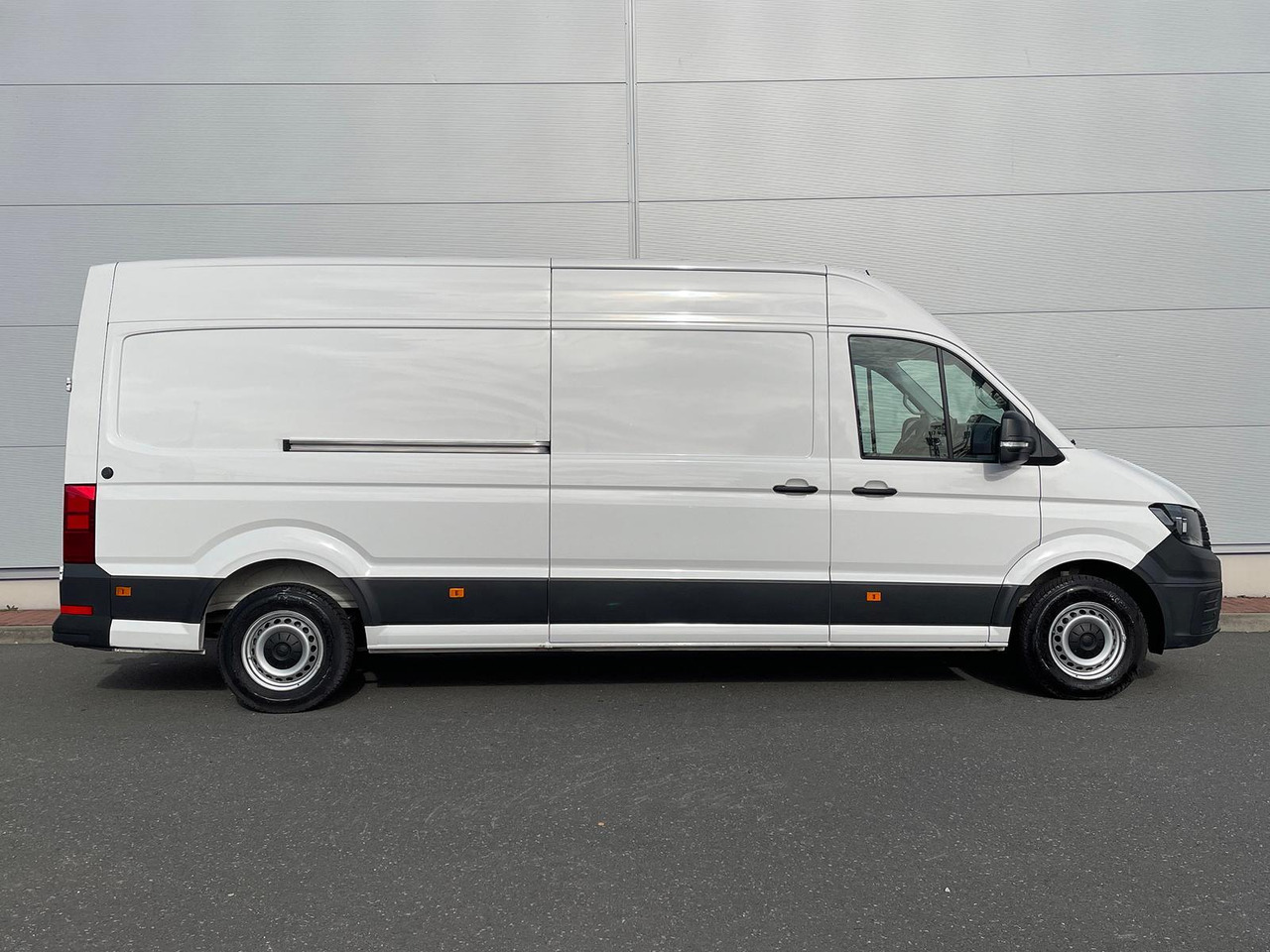 Volkswagen Crafter Kasten 35 L4H3 DAB SITZHZ PDC MFL - Panel van: picture 5 Volkswagen Crafter Kasten 35 L4H3 DAB SITZHZ PDC MFL - Panel van: picture 5