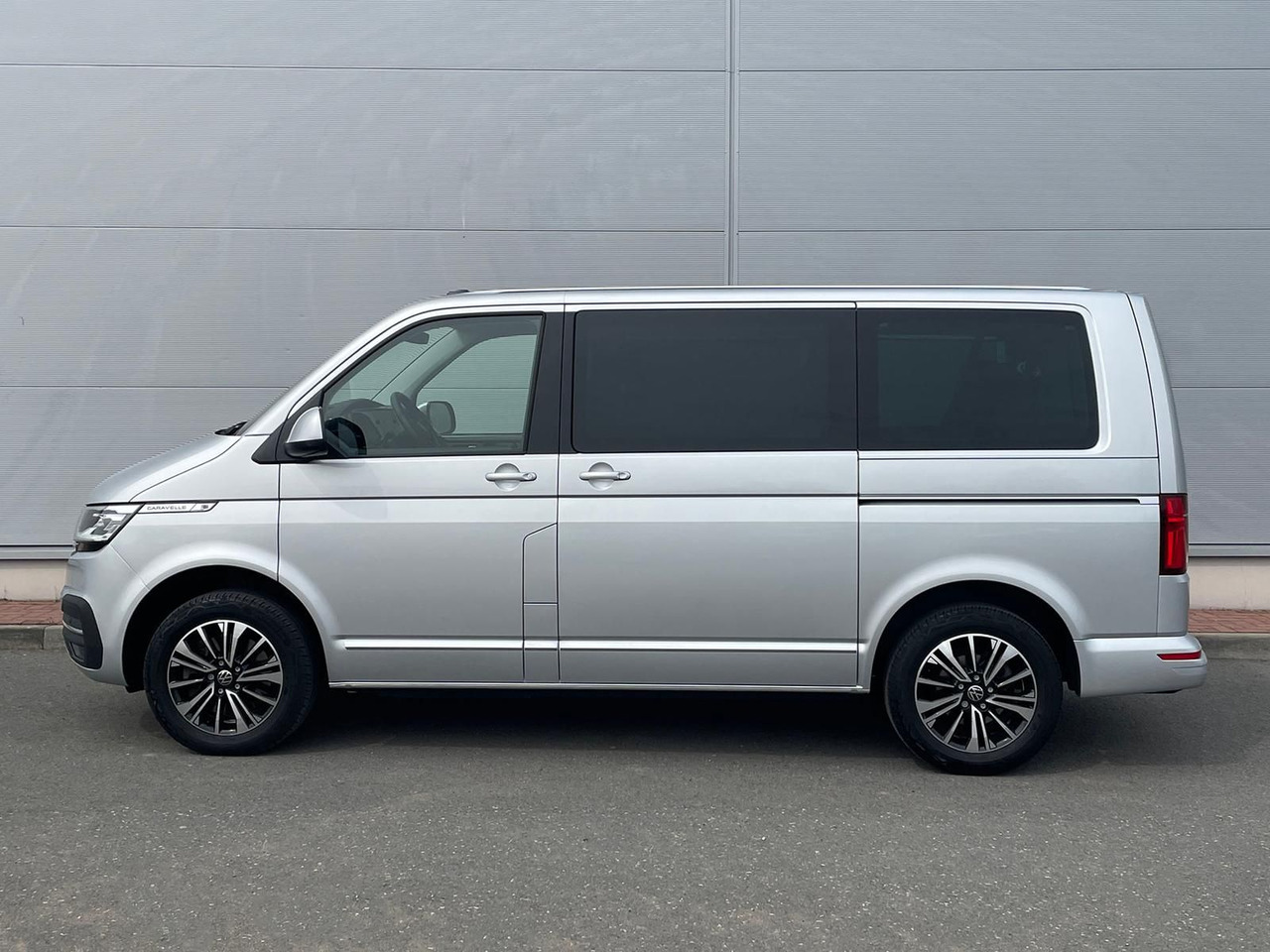 Passenger van Volkswagen T6.1 Caravelle Highline STANDHZ NAVI LEDER PDC: picture 6