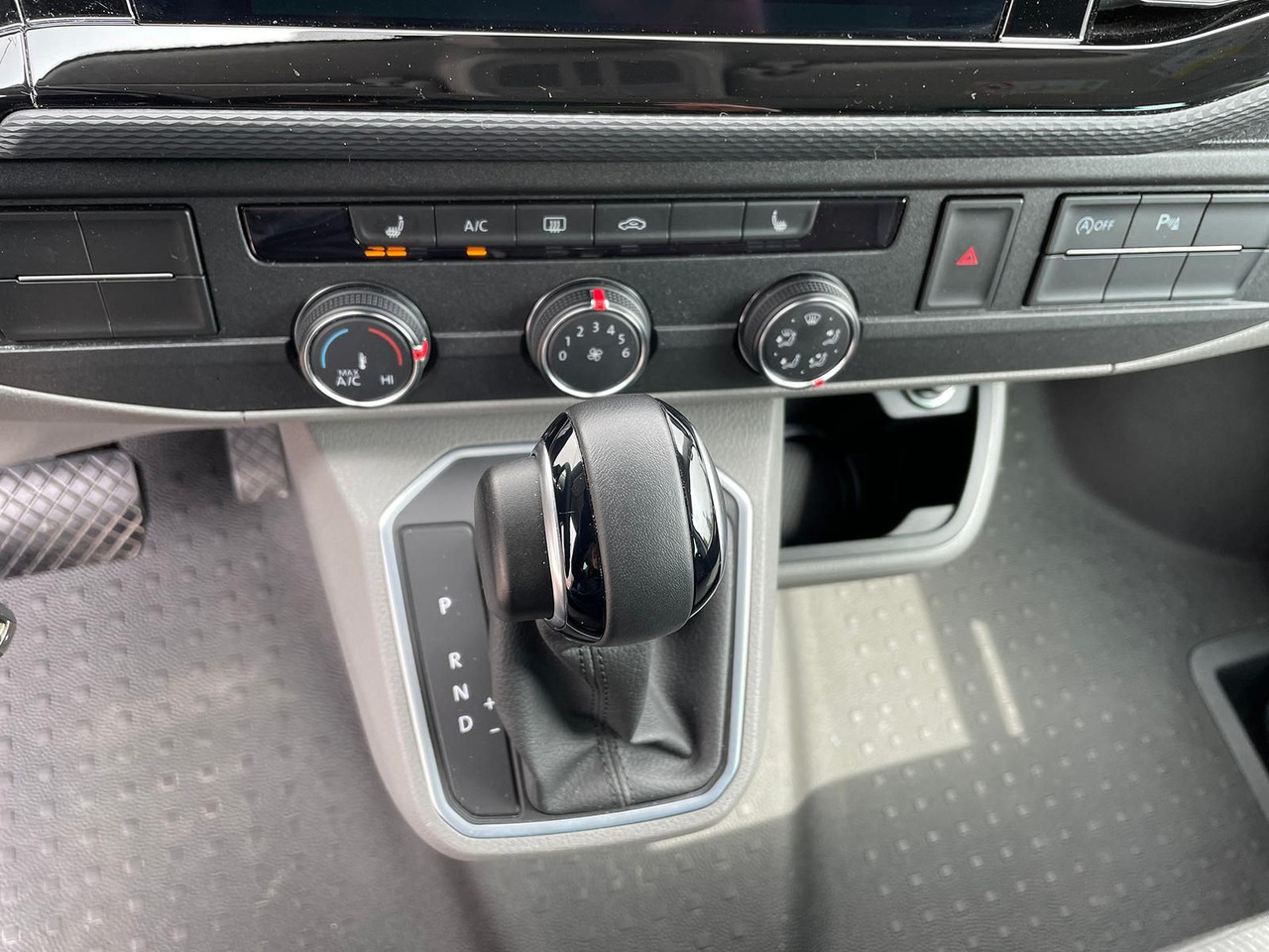 New Panel van Volkswagen T6.1 Transporter 2.0 TDI lang 4MOTION SITZHZ NAV: picture 15