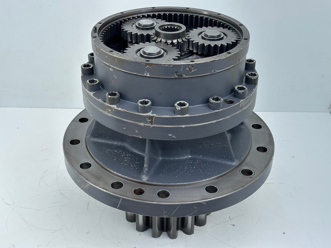 LIEBHERR Original Schwenkantrieb Typ:GFB2160 mit ID-Nr.11657357 – ID-Nr.12204229 – ID-Nr.12947309. R920 S-1545, R920-1545, R922LC-1442, R922 LC-1443, R924 LC-1444, R924 LC-1445. #11657357.04.10# - Swing motor for Crawler excavator: picture 3 LIEBHERR Original Schwenkantrieb Typ:GFB2160 mit ID-Nr.11657357 – ID-Nr.12204229 – ID-Nr.12947309. R920 S-1545, R920-1545, R922LC-1442, R922 LC-1443, R924 LC-1444, R924 LC-1445. #11657357.04.10# - Swing motor for Crawler excavator: picture 3