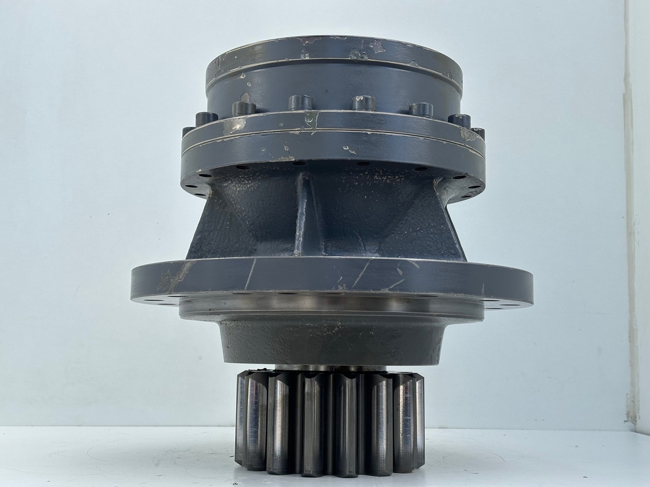 LIEBHERR Original Schwenkantrieb Typ:GFB2160 mit ID-Nr.11657357 – ID-Nr.12204229 – ID-Nr.12947309. R920 S-1545, R920-1545, R922LC-1442, R922 LC-1443, R924 LC-1444, R924 LC-1445. #11657357.04.10# - Swing motor for Crawler excavator: picture 2 LIEBHERR Original Schwenkantrieb Typ:GFB2160 mit ID-Nr.11657357 – ID-Nr.12204229 – ID-Nr.12947309. R920 S-1545, R920-1545, R922LC-1442, R922 LC-1443, R924 LC-1444, R924 LC-1445. #11657357.04.10# - Swing motor for Crawler excavator: picture 2