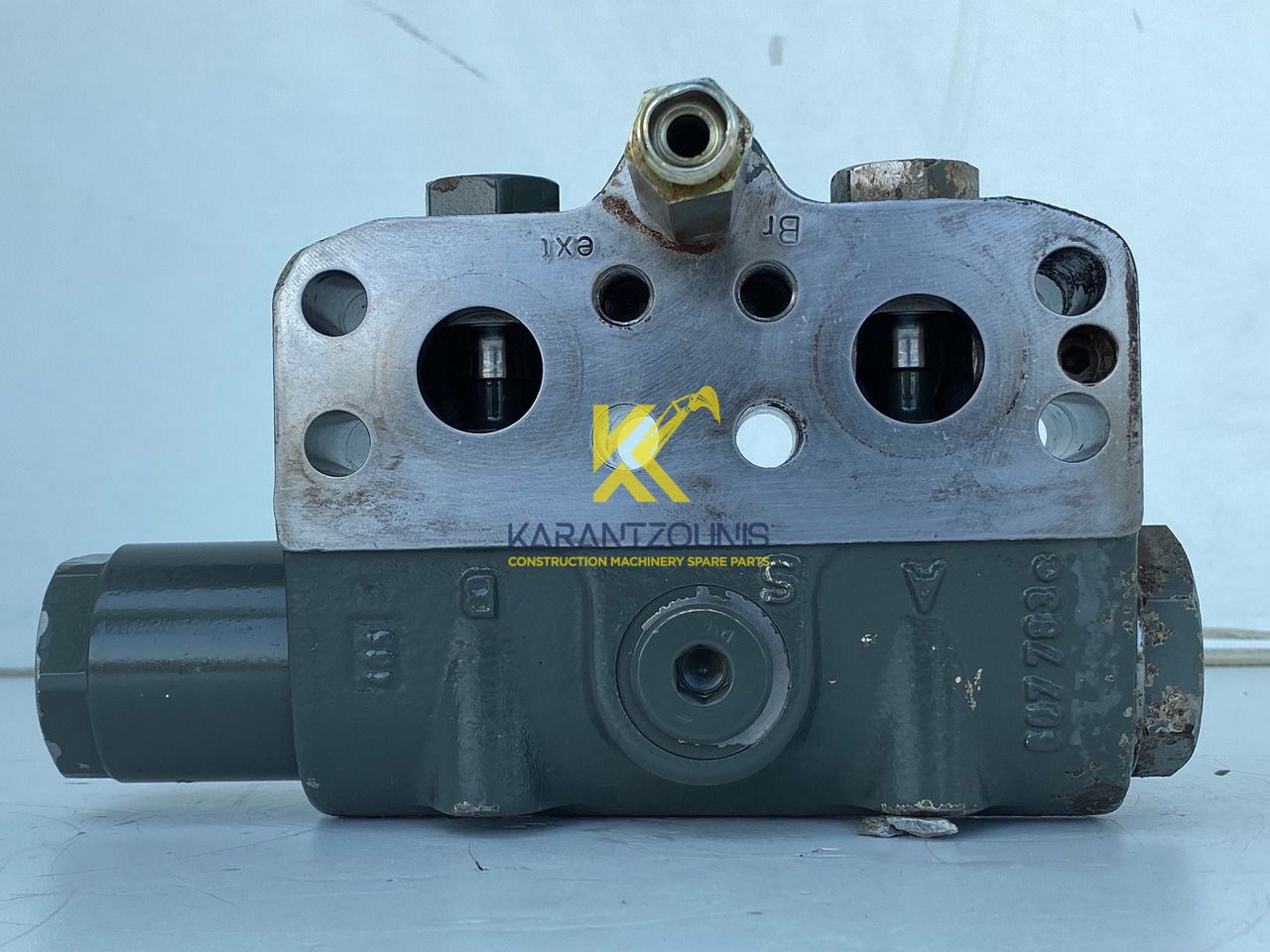 Liebherr Bremsventil ID-Nr.10471957. LOS914, LOS924, R902, R904, R912, R914, R922, R924, R924 COMP, R924 COMPA. #STM20.05## - Final drive for Crawler excavator: picture 4 Liebherr Bremsventil ID-Nr.10471957. LOS914, LOS924, R902, R904, R912, R914, R922, R924, R924 COMP, R924 COMPA. #STM20.05## - Final drive for Crawler excavator: picture 4
