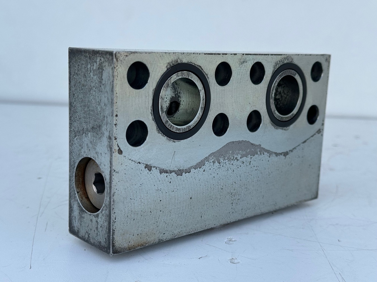 Liebherr Dämpfungsventil ID-Nr.10121777. P924 COMP, P926, R926, R916, R922, R924 COMP, R924, R926 COMP, R926, R930, R936, R946, R950 T, R960 T. #10121777.43199# - Swing motor for Construction machinery: picture 4 Liebherr Dämpfungsventil ID-Nr.10121777. P924 COMP, P926, R926, R916, R922, R924 COMP, R924, R926 COMP, R926, R930, R936, R946, R950 T, R960 T. #10121777.43199# - Swing motor for Construction machinery: picture 4