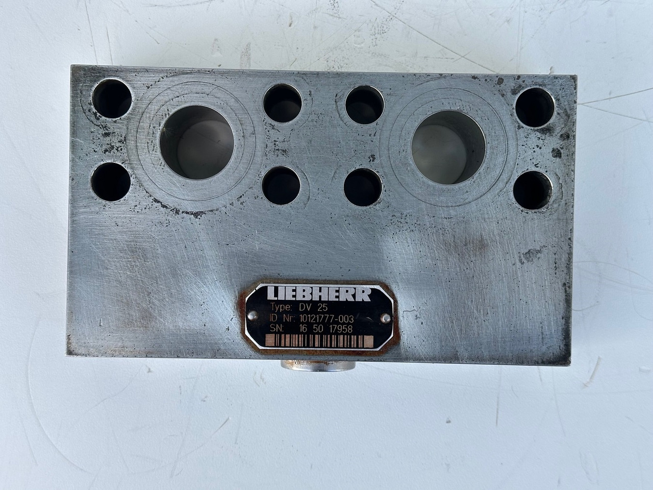 Liebherr Dämpfungsventil ID-Nr.10121777. P924 COMP, P926, R926, R916, R922, R924 COMP, R924, R926 COMP, R926, R930, R936, R946, R950 T, R960 T. #10121777.43199# - Swing motor for Construction machinery: picture 5 Liebherr Dämpfungsventil ID-Nr.10121777. P924 COMP, P926, R926, R916, R922, R924 COMP, R924, R926 COMP, R926, R930, R936, R946, R950 T, R960 T. #10121777.43199# - Swing motor for Construction machinery: picture 5