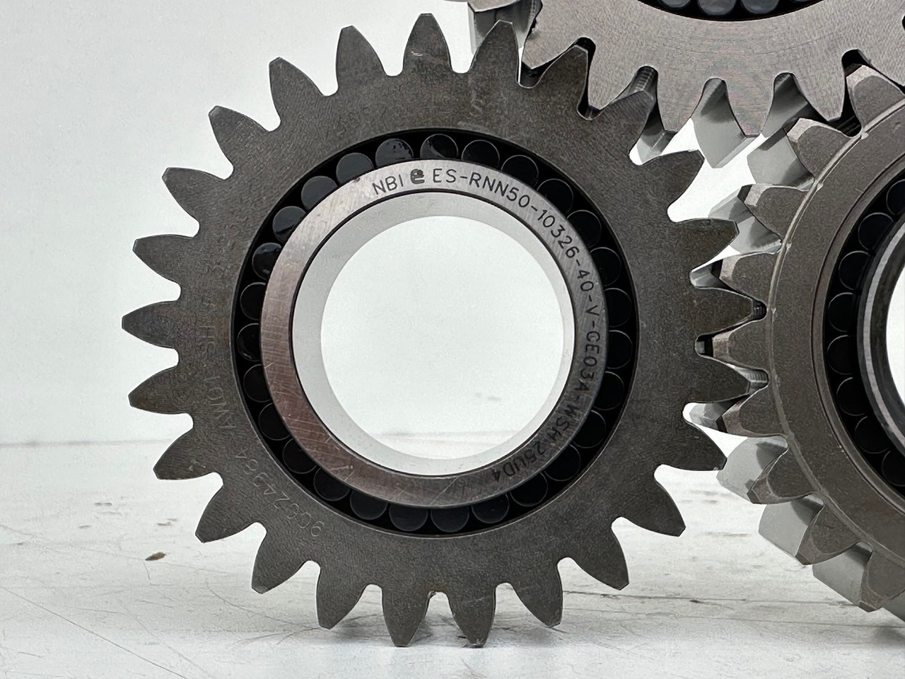 Liebherr Original Planetenrad ID-Nr.90024983. FAT325P113, FAT325P114, FAT325P115, FAT325P119. A924,LH22C,LH26EC,LH30C,LOS103,R914COMP,R914RAIL,LOS914,LOS920,R918,R920,R922. #90024984.01# - Final drive for Excavator: picture 5 Liebherr Original Planetenrad ID-Nr.90024983. FAT325P113, FAT325P114, FAT325P115, FAT325P119. A924,LH22C,LH26EC,LH30C,LOS103,R914COMP,R914RAIL,LOS914,LOS920,R918,R920,R922. #90024984.01# - Final drive for Excavator: picture 5