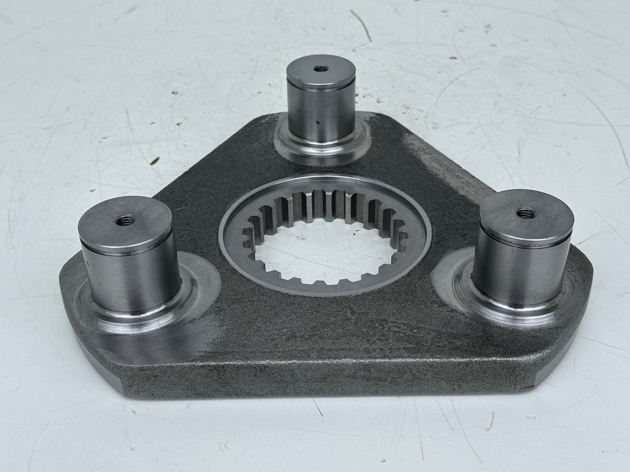 Liebherr Planetenträger ID-Nr.12962320. #12962320.A4.267# - Gearbox and parts for Excavator: picture 1 Liebherr Planetenträger ID-Nr.12962320. #12962320.A4.267# - Gearbox and parts for Excavator: picture 1