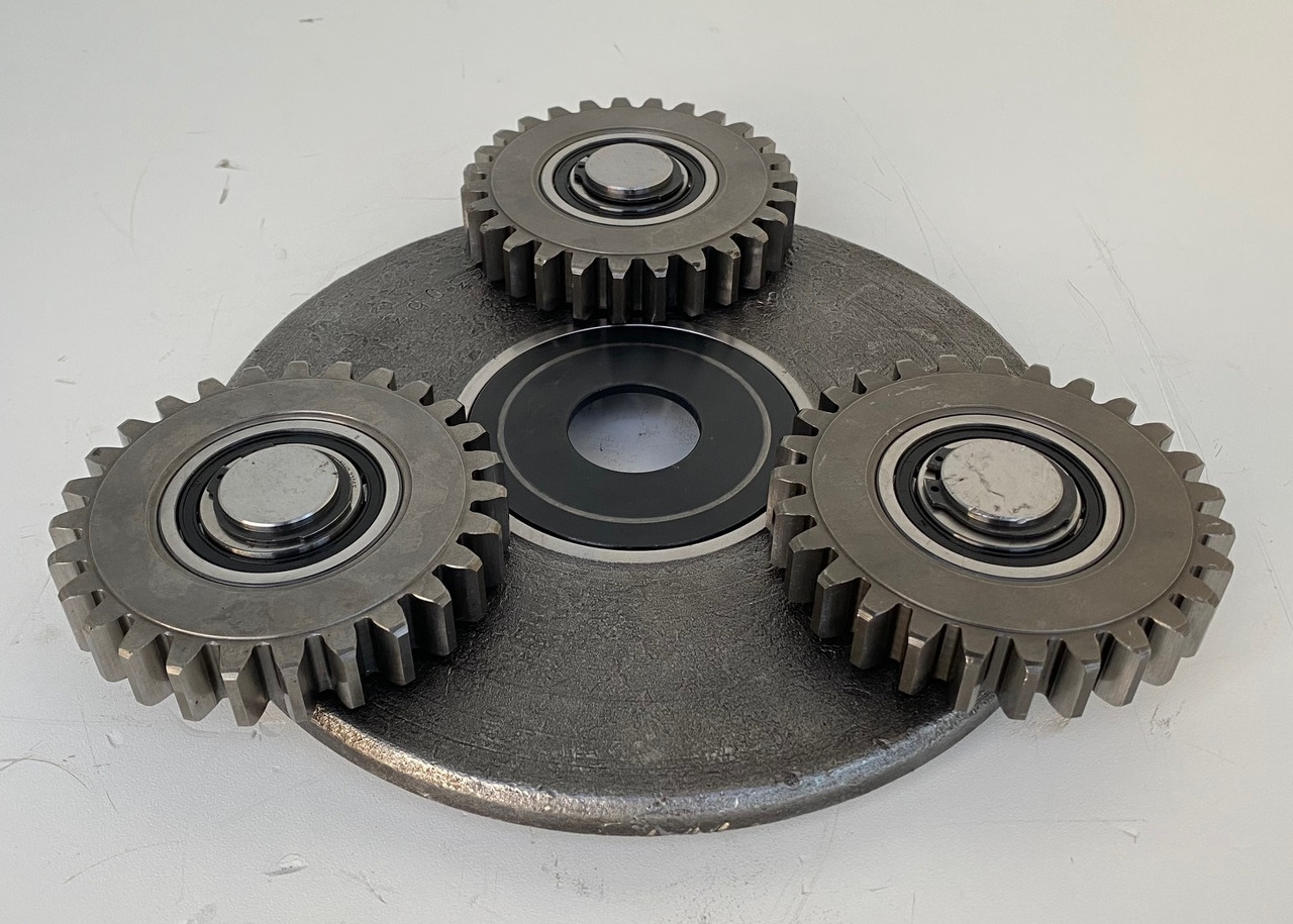 Liebherr Planetenträger and Planetenrad ID-Nr.90024944 - ID-Nr.90024946. FAT400P112, FAT400P139. - Final drive for Crawler excavator: picture 1 Liebherr Planetenträger and Planetenrad ID-Nr.90024944 - ID-Nr.90024946. FAT400P112, FAT400P139. - Final drive for Crawler excavator: picture 1