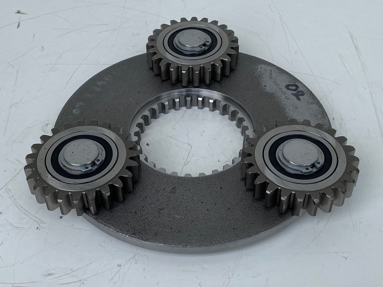 Liebherr Planetenträger and Planetenrad ID-Nr.90024986 - ID-Nr.90024987. FAT325P115. R914, R914 COMP. #02#1724# - Final drive for Crawler excavator: picture 1 Liebherr Planetenträger and Planetenrad ID-Nr.90024986 - ID-Nr.90024987. FAT325P115. R914, R914 COMP. #02#1724# - Final drive for Crawler excavator: picture 1