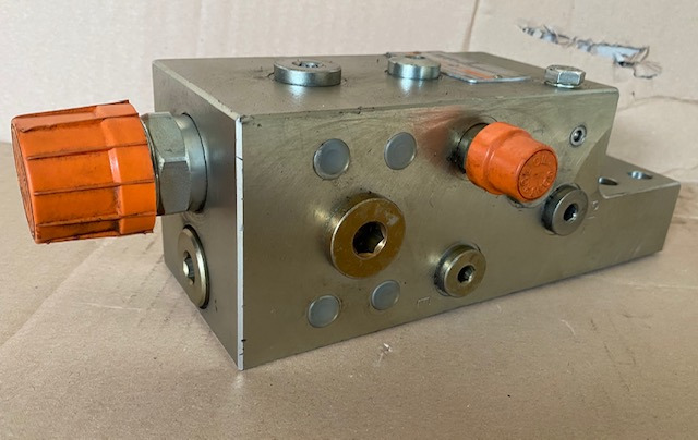 Liebherr Rohrbruchsicherung ID-Nr.5009808. - Hydraulic valve for Crawler excavator: picture 4 Liebherr Rohrbruchsicherung ID-Nr.5009808. - Hydraulic valve for Crawler excavator: picture 4