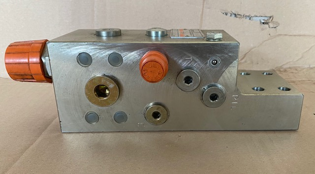 Liebherr Rohrbruchsicherung ID-Nr.5009808. - Hydraulic valve for Crawler excavator: picture 3 Liebherr Rohrbruchsicherung ID-Nr.5009808. - Hydraulic valve for Crawler excavator: picture 3