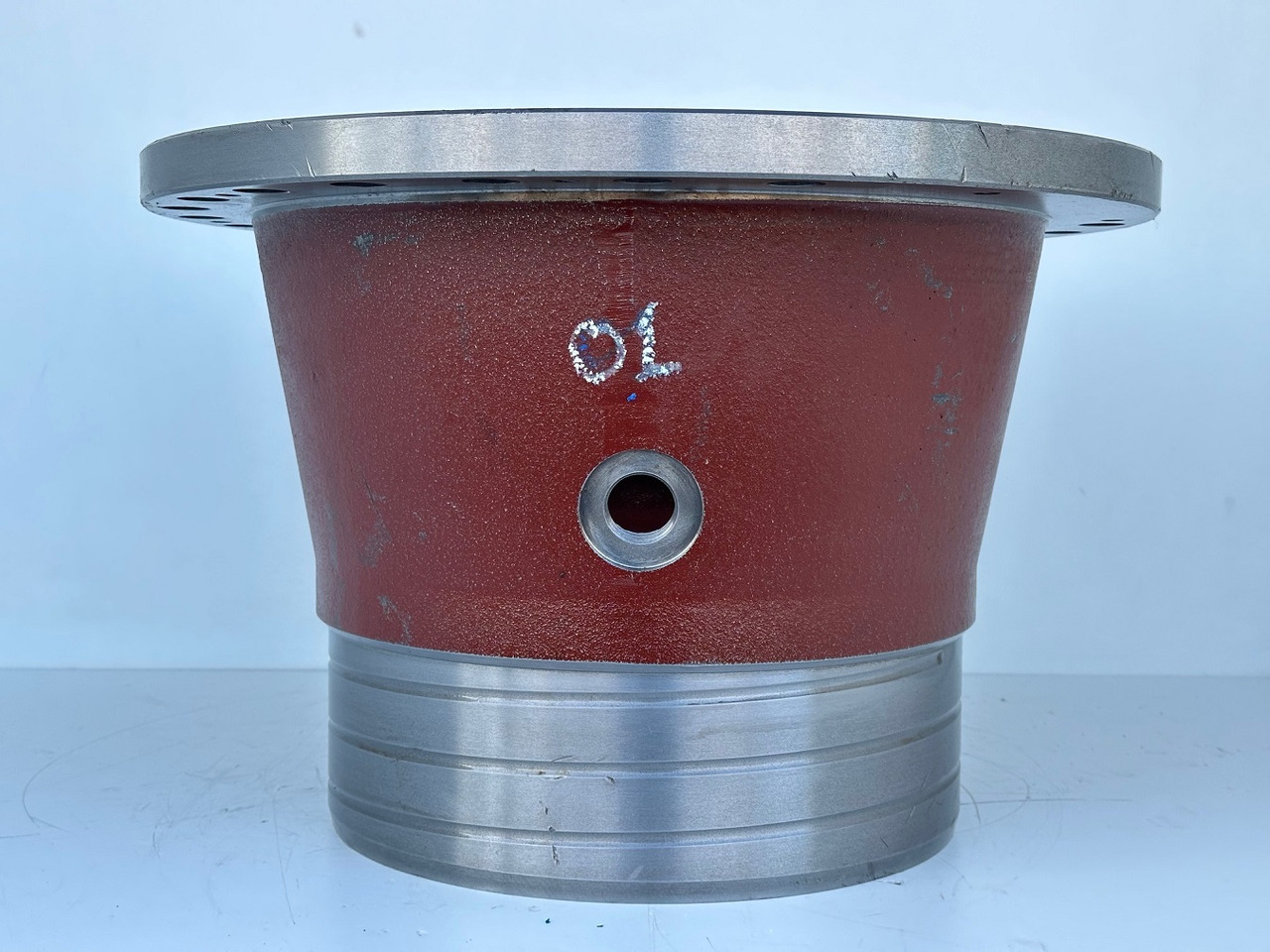 Original Liebherr Abtriebswellengehäuse ID-Nr.932917901 mit Kegelrollenlager ID-Nr.746231701. A954B, A954C, LH80, R954 CG, EP954, ER954, P954, R954 B, R954 C. #932917901.01# - Swing motor for Construction machinery: picture 1 Original Liebherr Abtriebswellengehäuse ID-Nr.932917901 mit Kegelrollenlager ID-Nr.746231701. A954B, A954C, LH80, R954 CG, EP954, ER954, P954, R954 B, R954 C. #932917901.01# - Swing motor for Construction machinery: picture 1