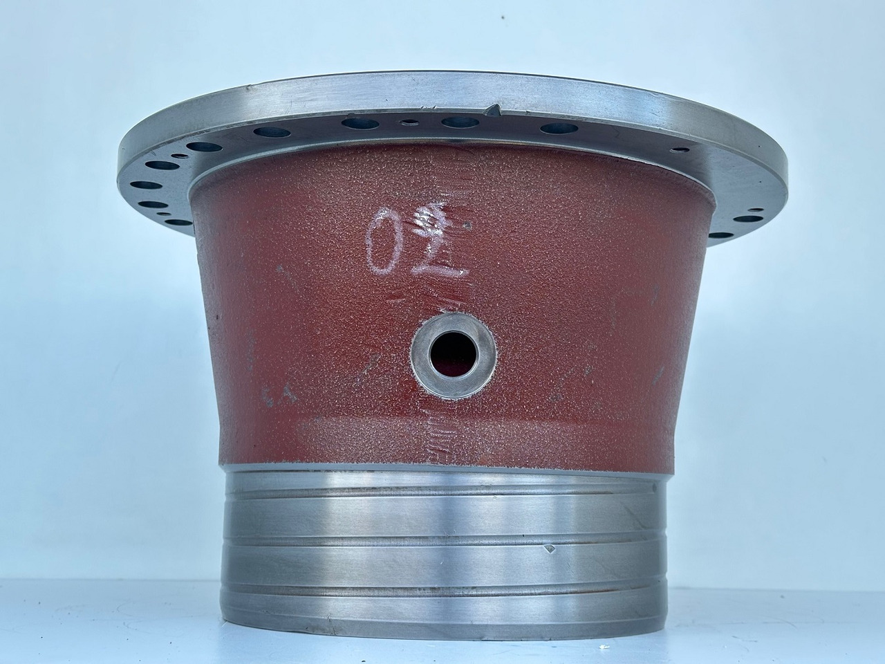 Original Liebherr Abtriebswellengehäuse ID-Nr.932917901 mit Kegelrollenlager ID-Nr.746231701. A954B, A954C, LH80, R954 CG, EP954, ER954, P954, R954 B, R954 C. #932917901.02# - Swing motor for Construction machinery: picture 2 Original Liebherr Abtriebswellengehäuse ID-Nr.932917901 mit Kegelrollenlager ID-Nr.746231701. A954B, A954C, LH80, R954 CG, EP954, ER954, P954, R954 B, R954 C. #932917901.02# - Swing motor for Construction machinery: picture 2