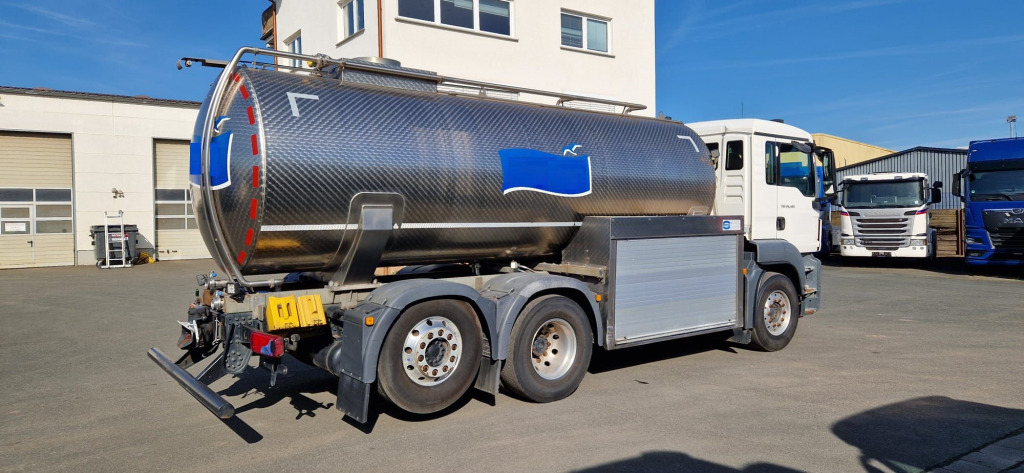MAN TGS 26.420 6x2 (Nr. 6045) - Tank truck: picture 3 MAN TGS 26.420 6x2 (Nr. 6045) - Tank truck: picture 3