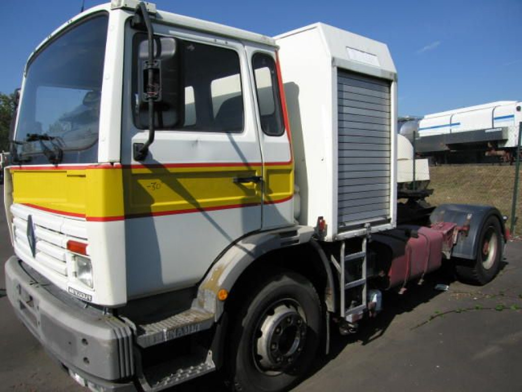 Renault 40GCC2  (Nr. 104) - Tractor unit: picture 3 Renault 40GCC2  (Nr. 104) - Tractor unit: picture 3