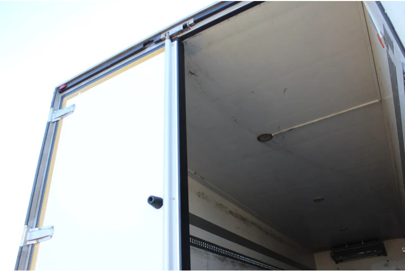 Refrigerator truck Renault Midlum 270 * EURO5 * 4X2 * CARRIER SUPRA 950 MT *: picture 9
