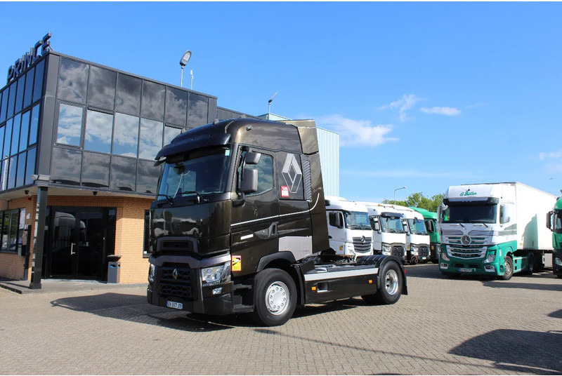 Renault T520 * RETARDER * 2 TANK * 2 BED * - Tractor unit: picture 1 Renault T520 * RETARDER * 2 TANK * 2 BED * - Tractor unit: picture 1