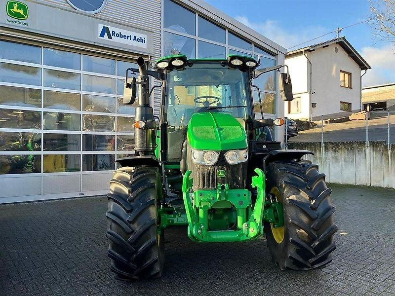 John Deere 6090M - Farm tractor: picture 3 John Deere 6090M - Farm tractor: picture 3