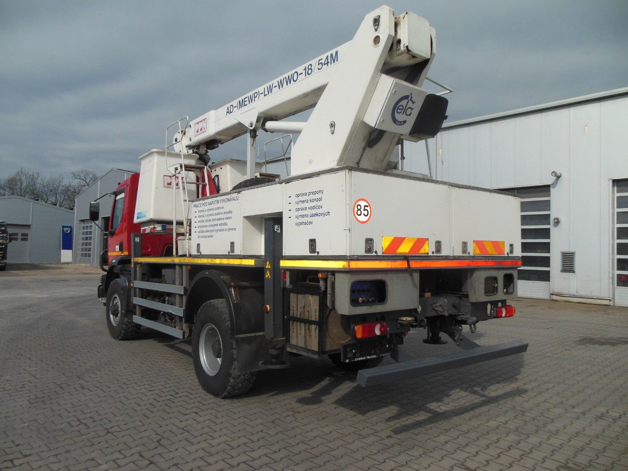 Renault MIDLUM 220.14,4X4,HUBARBEITBÜHNE 16,5M, ISOLIERT - Truck mounted aerial platform: picture 2 Renault MIDLUM 220.14,4X4,HUBARBEITBÜHNE 16,5M, ISOLIERT - Truck mounted aerial platform: picture 2