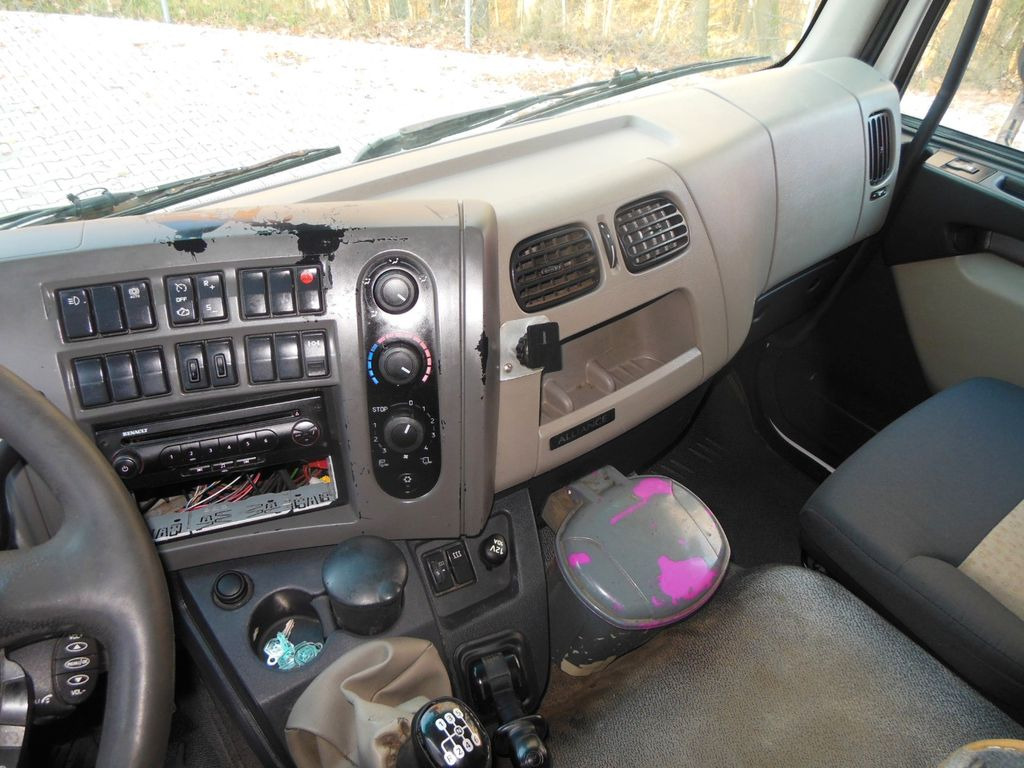 Open body delivery van Renault MIDLUM DXI 180.08 Renault MIDLUM DXI 180.08: picture 24 Open body delivery van Renault MIDLUM DXI 180.08 Renault MIDLUM DXI 180.08: picture 24