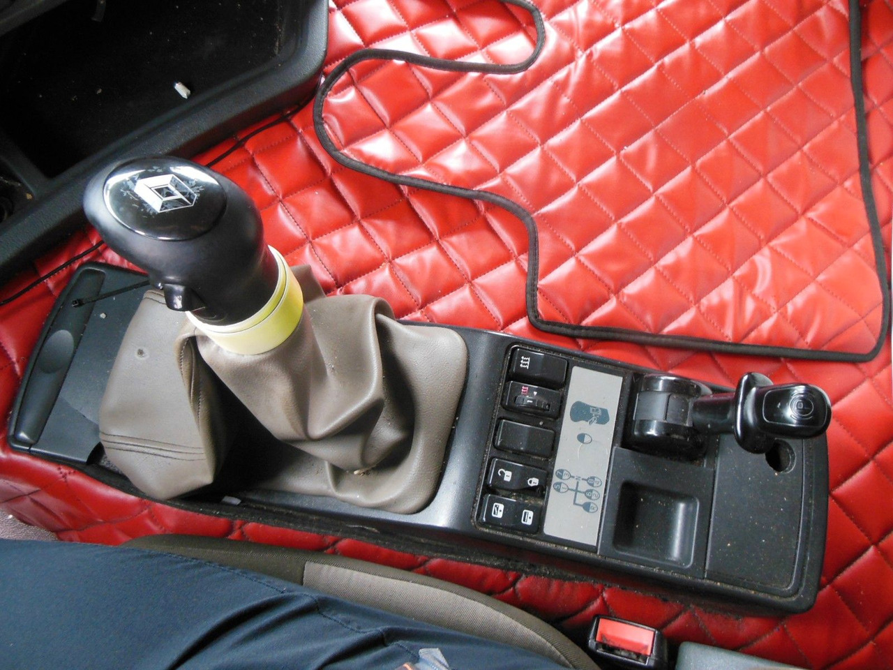 Container transporter/ Swap body truck Renault PREMIUM DXI 450.25, 6X2, BDF, MANUELL!!!: picture 23 Container transporter/ Swap body truck Renault PREMIUM DXI 450.25, 6X2, BDF, MANUELL!!!: picture 23