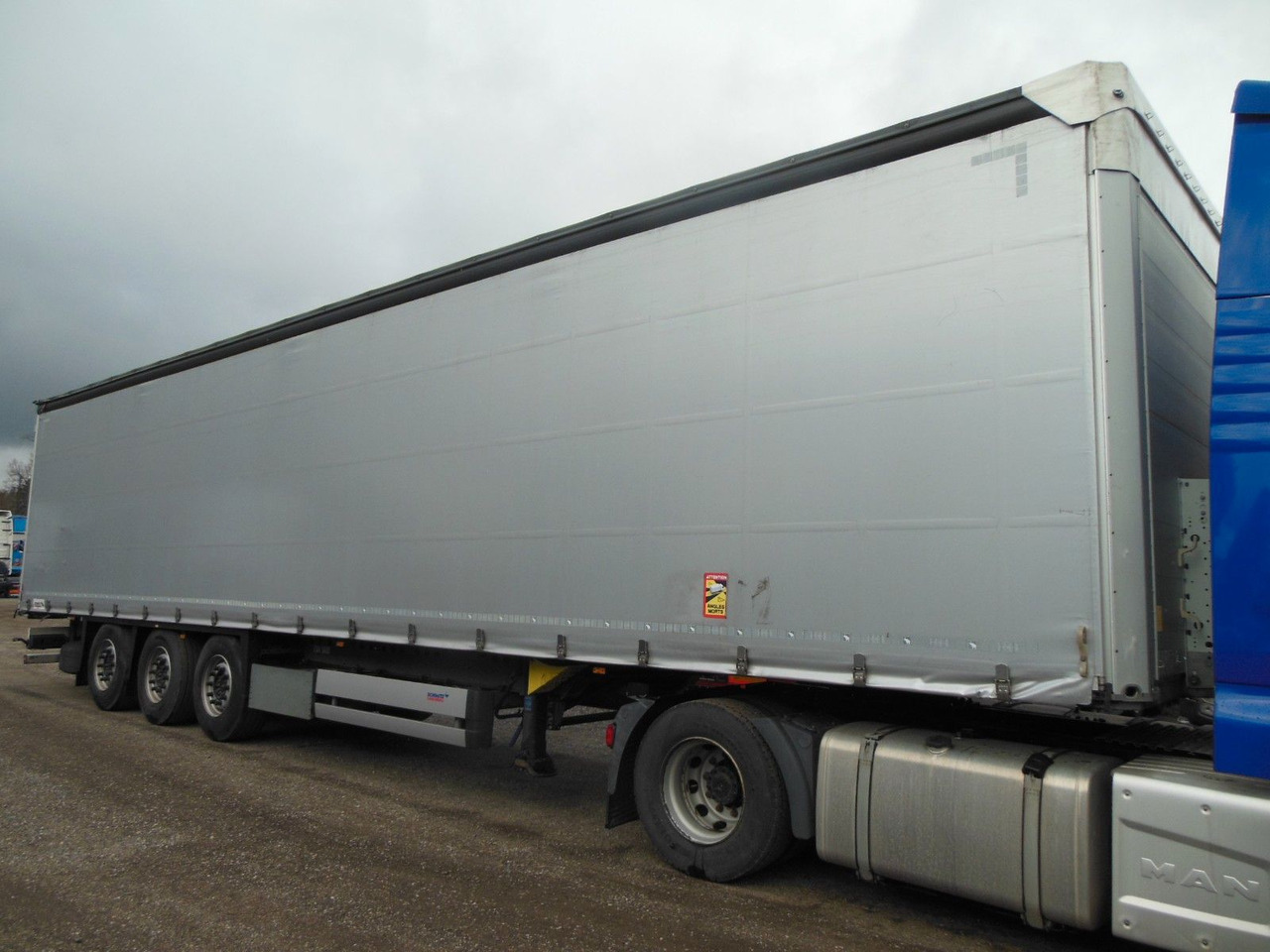 Schmitz Cargobull SCB, COIL MULDE 7200 MM, LIFT ACHSE - Curtainsider semi-trailer: picture 4 Schmitz Cargobull SCB, COIL MULDE 7200 MM, LIFT ACHSE - Curtainsider semi-trailer: picture 4