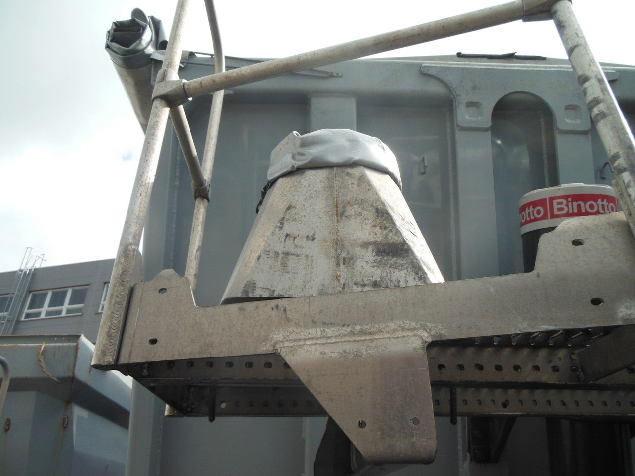 Tipper semi-trailer Schwarzmüller KIS 3/E, SAF, 49M3, ACHSEN 9 TONE, TOP: picture 21 Tipper semi-trailer Schwarzmüller KIS 3/E, SAF, 49M3, ACHSEN 9 TONE, TOP: picture 21