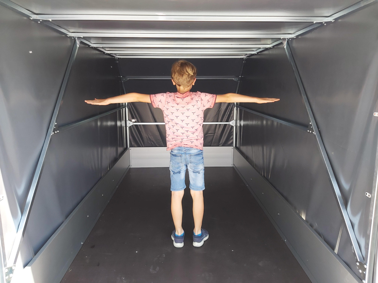 Aluliner Planen Anhänger GTT 2000 301x151x150cm Plane grau schräg (M) 2000kg Aktion - Curtainsider trailer: picture 5 Aluliner Planen Anhänger GTT 2000 301x151x150cm Plane grau schräg (M) 2000kg Aktion - Curtainsider trailer: picture 5
