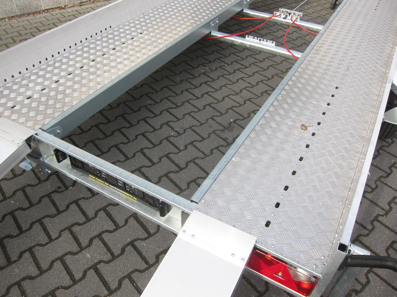 Autotransporter trailer Anssems AMT ECO 2000 light 400x188x18cm (XL) Alurampen 2000kg Wohnmobilanhänger Januar Aktion: picture 11 Autotransporter trailer Anssems AMT ECO 2000 light 400x188x18cm (XL) Alurampen 2000kg Wohnmobilanhänger Januar Aktion: picture 11