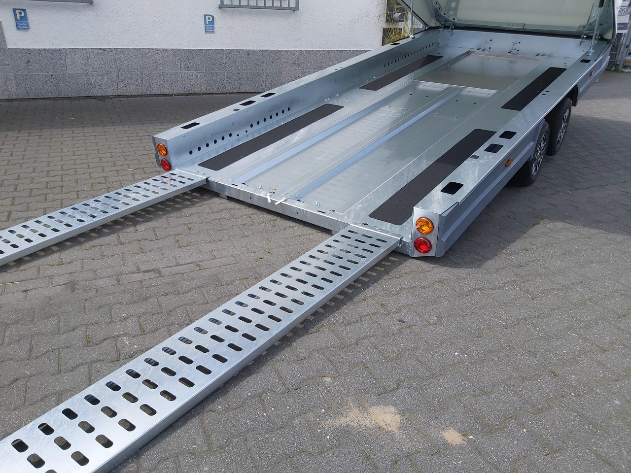 Autotransporter trailer BJT Race Shuttle 3 Transporter 470x195x160cm ankippbar Alufelgen black 100km/H 3000kg: picture 6
