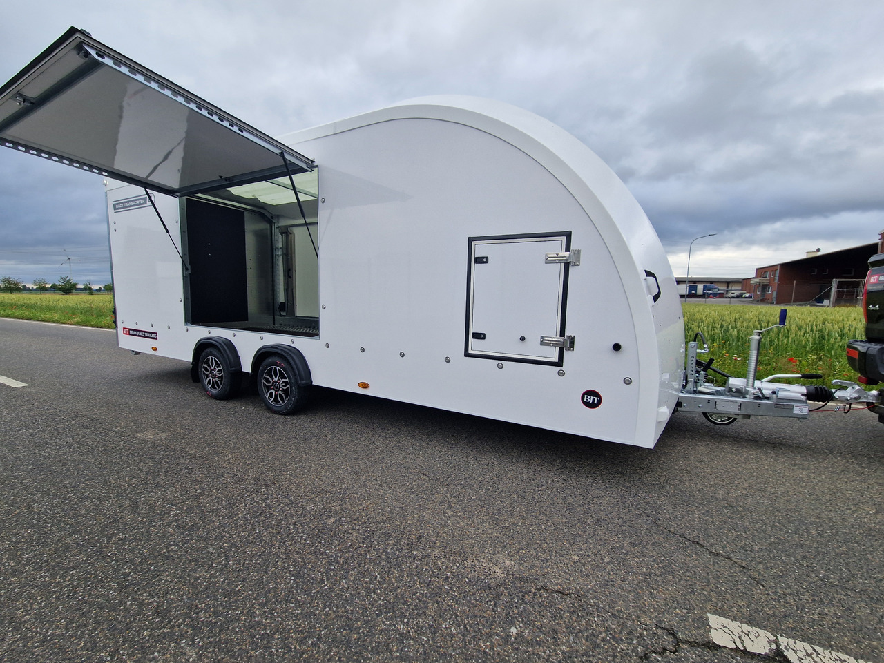 Autotransporter trailer BJT Race Transporter 4 550x212x188cm weiss E Winde Frontstauraum ASR Alufelgen dark 3500kg Modell 24: picture 11