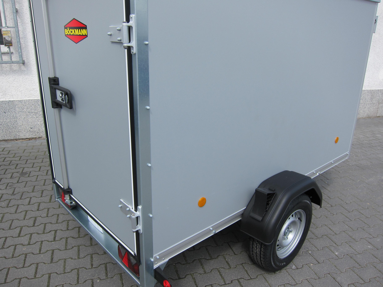 Böckmann Koffer KT 2513/135 251x130x152cm grau (S) 1350kg AKTION Modell 24 - Closed box trailer: picture 5 Böckmann Koffer KT 2513/135 251x130x152cm grau (S) 1350kg AKTION Modell 24 - Closed box trailer: picture 5