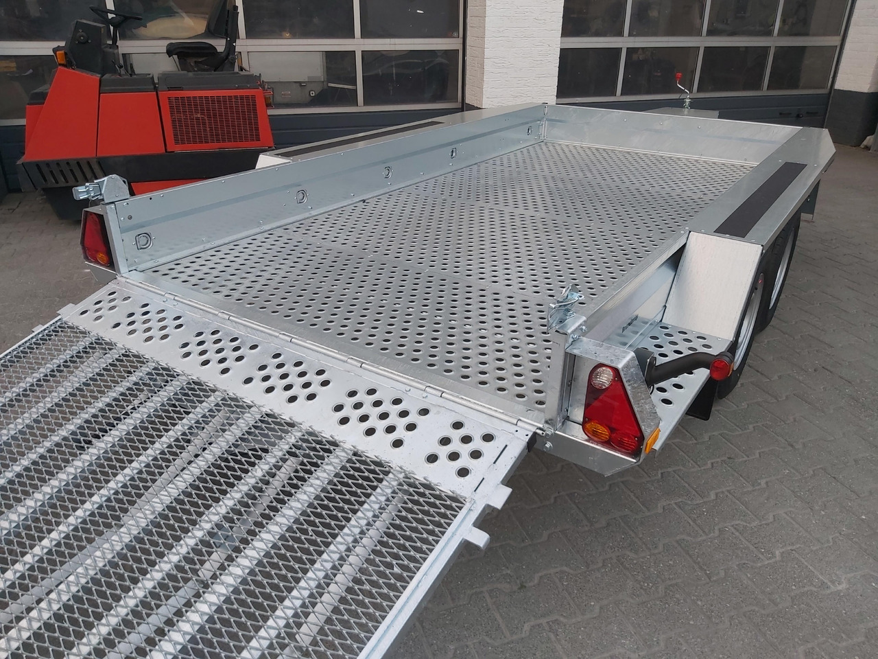 Brenderup MT 3651 MT3600 STB3500s 360x179x27cm Auffahrklappe Lochboden Stahl Reserverad 3500kg - Plant trailer: picture 2 Brenderup MT 3651 MT3600 STB3500s 360x179x27cm Auffahrklappe Lochboden Stahl Reserverad 3500kg - Plant trailer: picture 2