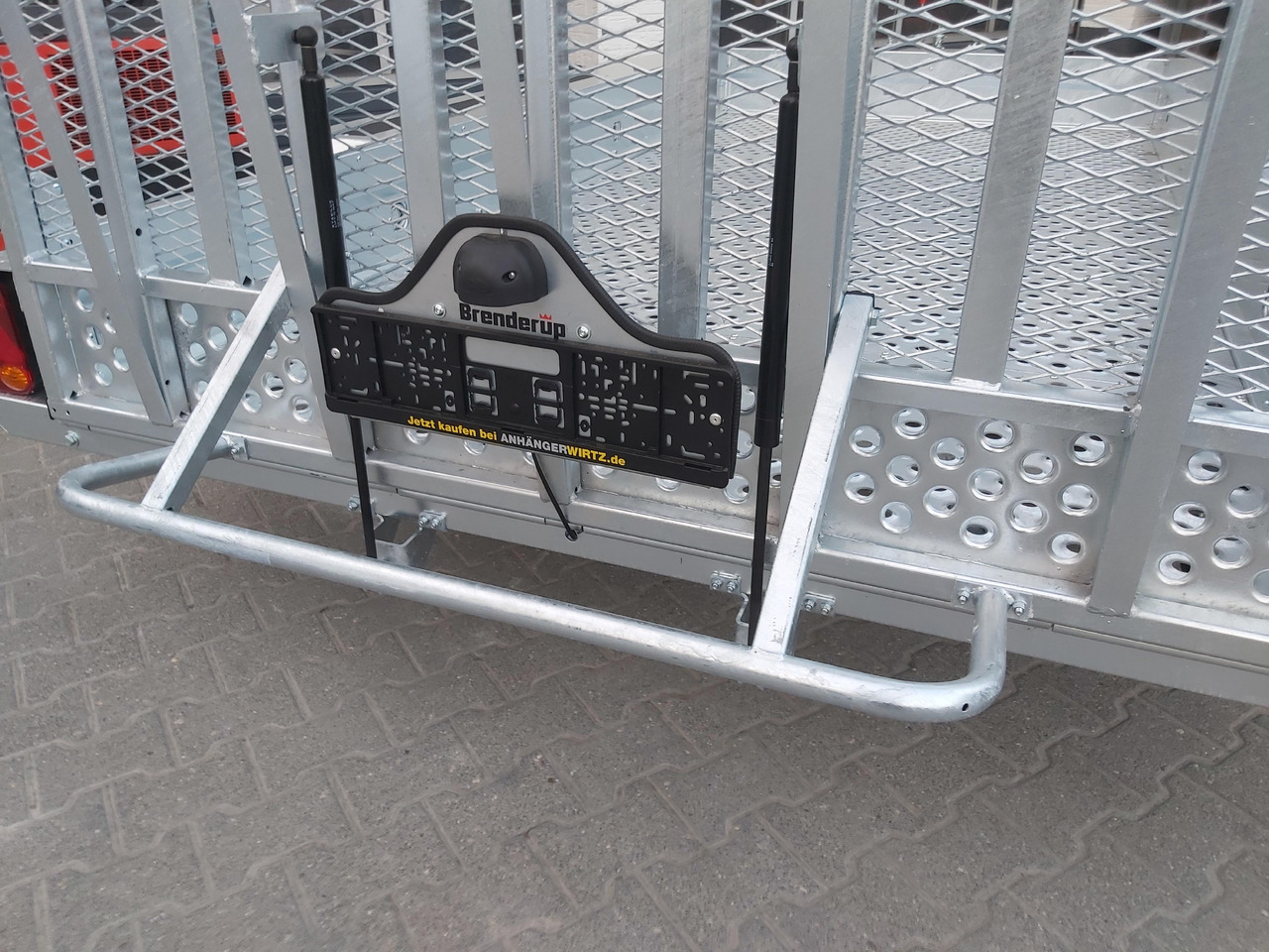 Brenderup MT 3651 MT3600 STB3500s 360x179x27cm Auffahrklappe Lochboden Stahl Reserverad 3500kg - Plant trailer: picture 4 Brenderup MT 3651 MT3600 STB3500s 360x179x27cm Auffahrklappe Lochboden Stahl Reserverad 3500kg - Plant trailer: picture 4