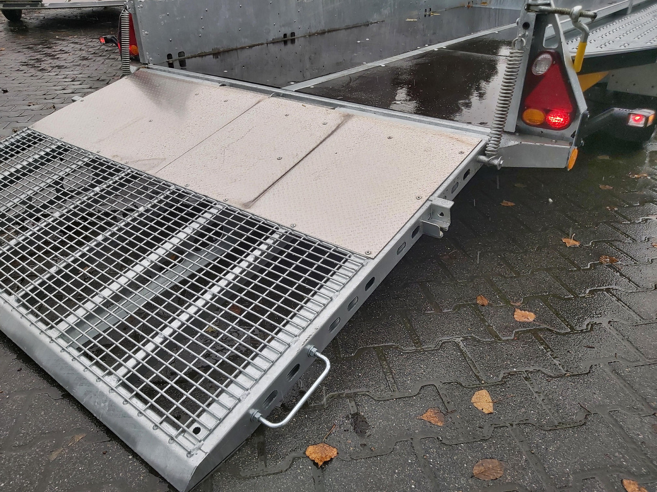 Brian James General Plant 400x185x25cm Halbgitter Auffahrklappe 150cm Reserverad (XL) 3500kg Abverk. - Plant trailer: picture 4 Brian James General Plant 400x185x25cm Halbgitter Auffahrklappe 150cm Reserverad (XL) 3500kg Abverk. - Plant trailer: picture 4