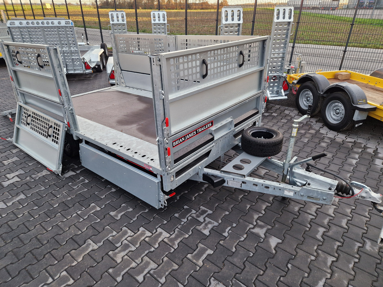 Brian James Trailer Connect 310x188cm black Premium Greenkeeper Alufelgen Tandem 10" 3000kg - Dropside/ Flatbed trailer: picture 5 Brian James Trailer Connect 310x188cm black Premium Greenkeeper Alufelgen Tandem 10" 3000kg - Dropside/ Flatbed trailer: picture 5