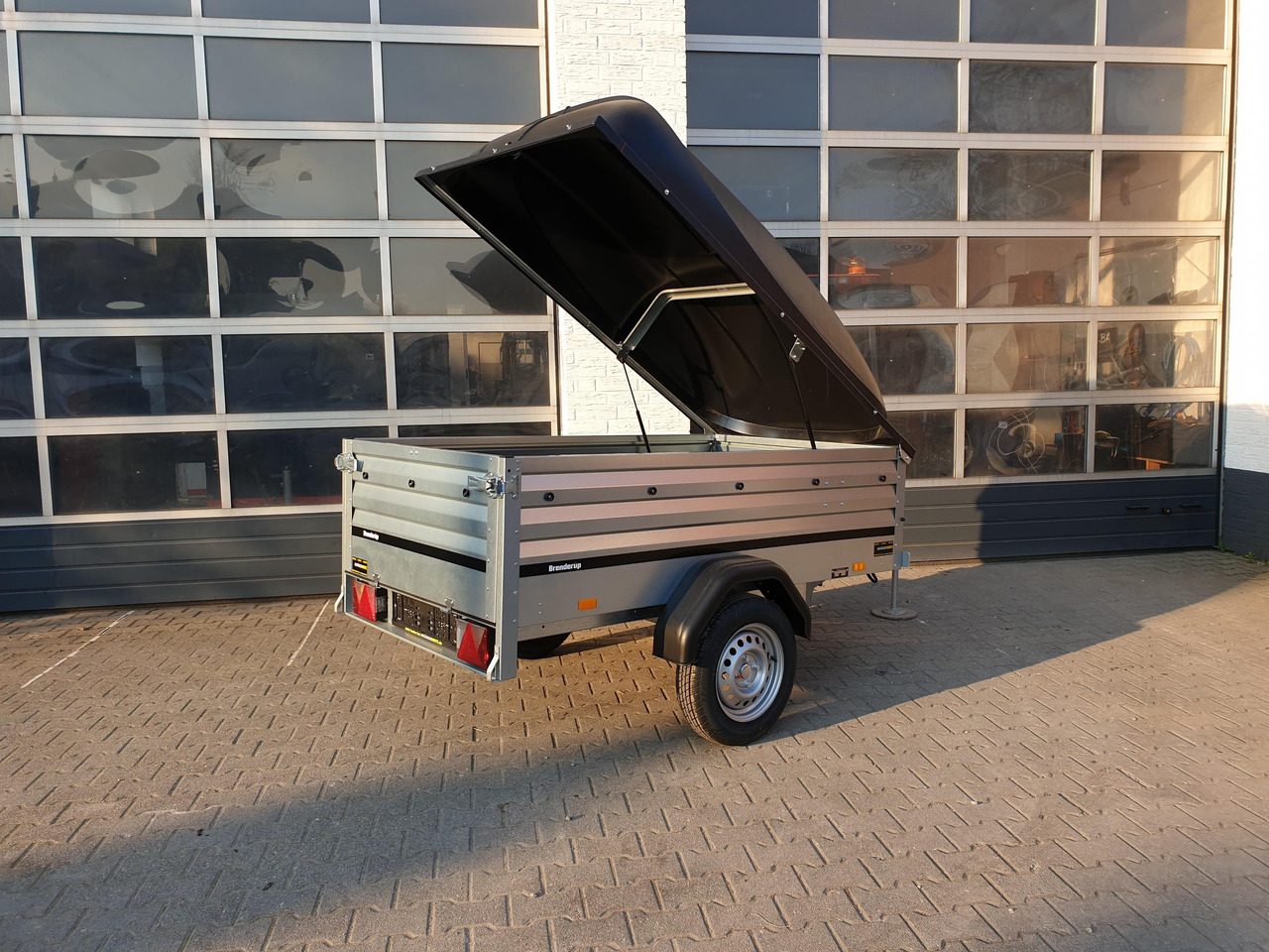 Deckelanhänger Brenderup 1205 SXLUB 750 203x116x55cm mit ABS Deckel schwarz 750kg online Aktion - Car trailer: picture 2 Deckelanhänger Brenderup 1205 SXLUB 750 203x116x55cm mit ABS Deckel schwarz 750kg online Aktion - Car trailer: picture 2