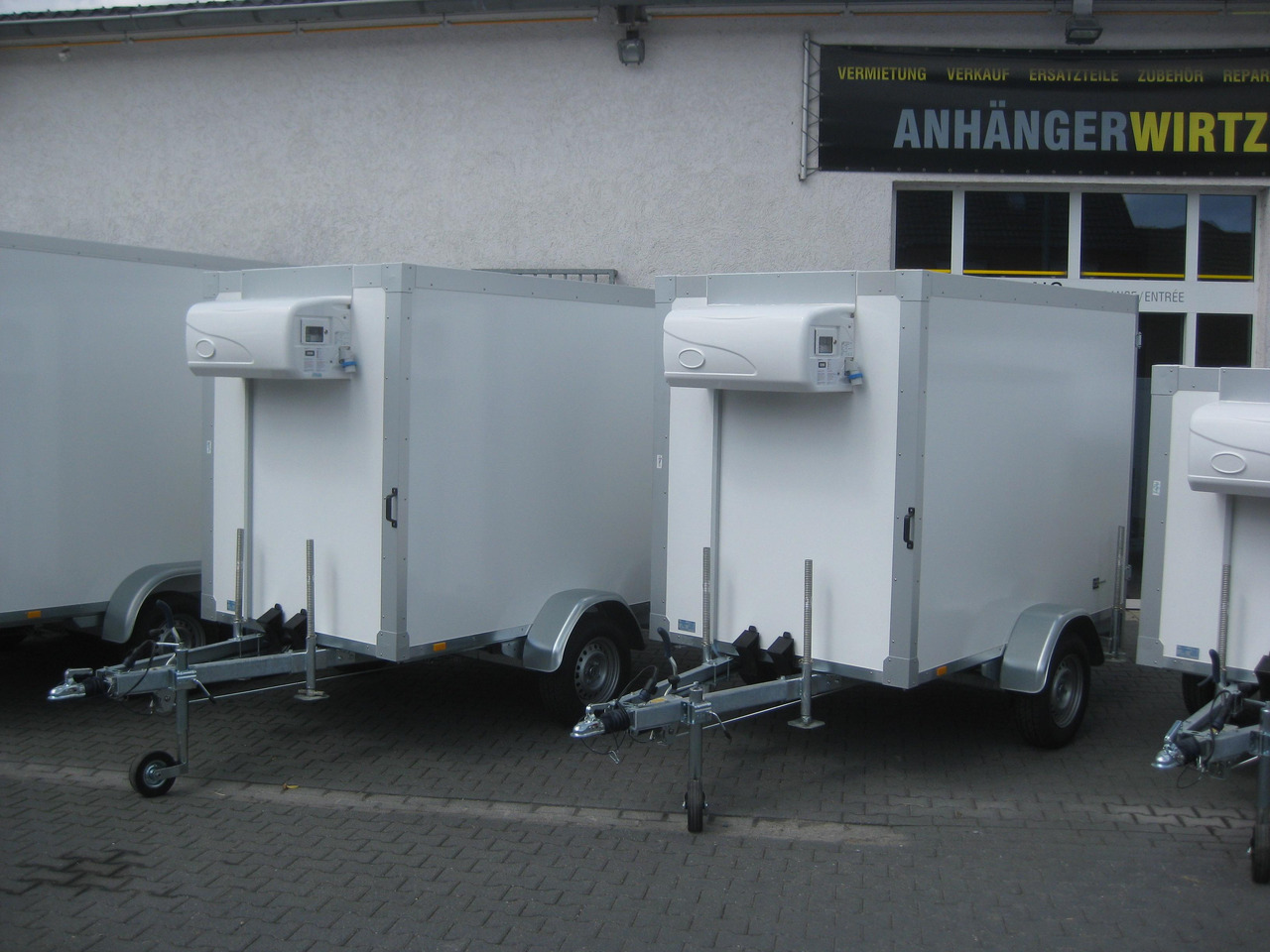 Kühlanhänger AZKF 1325/145 243x144x180cm GOVI 230 Volt Kühlaggregat 60 Frioliner Winter order 2025 - Refrigerator trailer: picture 1 Kühlanhänger AZKF 1325/145 243x144x180cm GOVI 230 Volt Kühlaggregat 60 Frioliner Winter order 2025 - Refrigerator trailer: picture 1