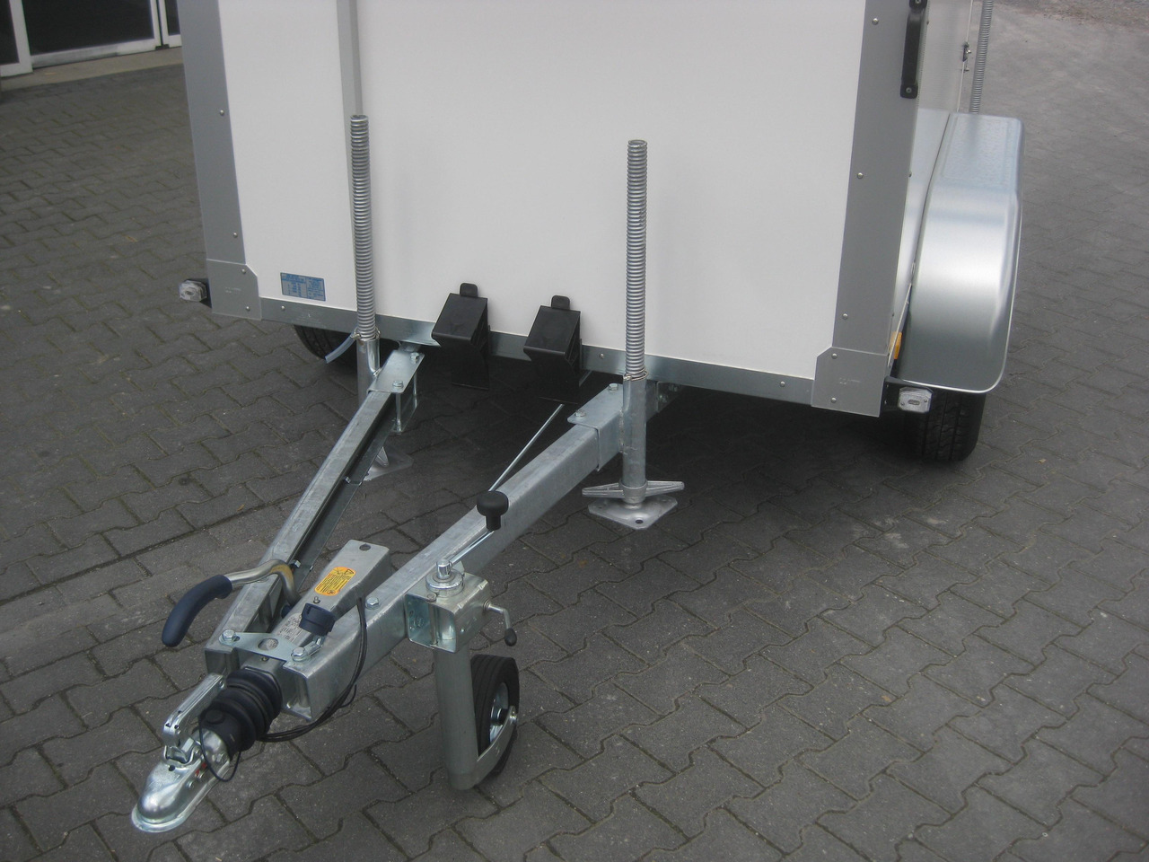 Kühlanhänger AZKF 2025/145 243x144x180cm GOVI 4 Kühlaggregat 60 Frioliner Januar Aktion - Refrigerator trailer: picture 4 Kühlanhänger AZKF 2025/145 243x144x180cm GOVI 4 Kühlaggregat 60 Frioliner Januar Aktion - Refrigerator trailer: picture 4