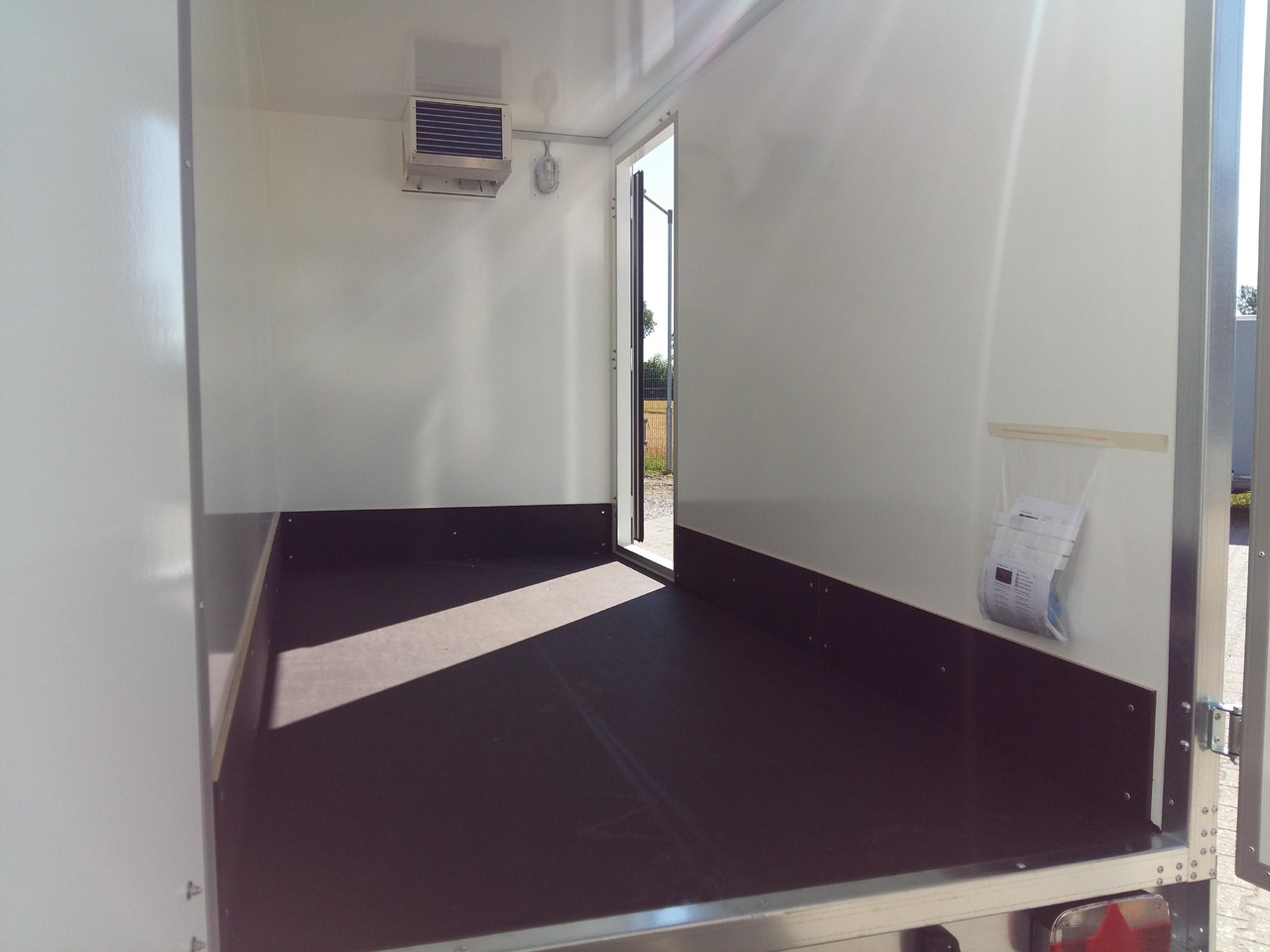 Kühlanhänger AZKF 2735/155 343x154x200cm +Seitentür Kälteanlage 4 Iso 60 Frioliner Aktion - Refrigerator trailer: picture 4 Kühlanhänger AZKF 2735/155 343x154x200cm +Seitentür Kälteanlage 4 Iso 60 Frioliner Aktion - Refrigerator trailer: picture 4