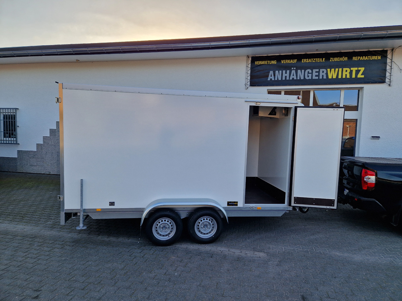 Kühlanhänger AZKF 2740/180 395x178x200cm Seitentür Govi Kälteanlage 5 Iso 60 Frioliner 2700kg - Refrigerator trailer: picture 1 Kühlanhänger AZKF 2740/180 395x178x200cm Seitentür Govi Kälteanlage 5 Iso 60 Frioliner 2700kg - Refrigerator trailer: picture 1