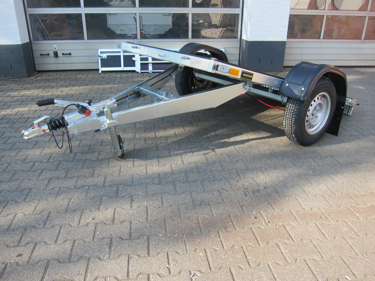 PKW Anhänger Trailwood 236 LUX ankippbar 236x129x37cm (S) 1600kg Januar Aktion - Car trailer: picture 5 PKW Anhänger Trailwood 236 LUX ankippbar 236x129x37cm (S) 1600kg Januar Aktion - Car trailer: picture 5